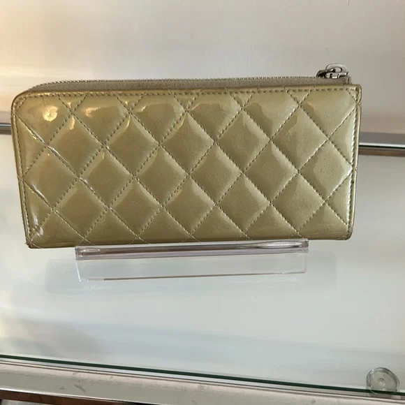 BLACK FRIDAY GIVEAWAY! Chanel Patent Leather Quilted Champagne Wallet - Picture 4 of 16